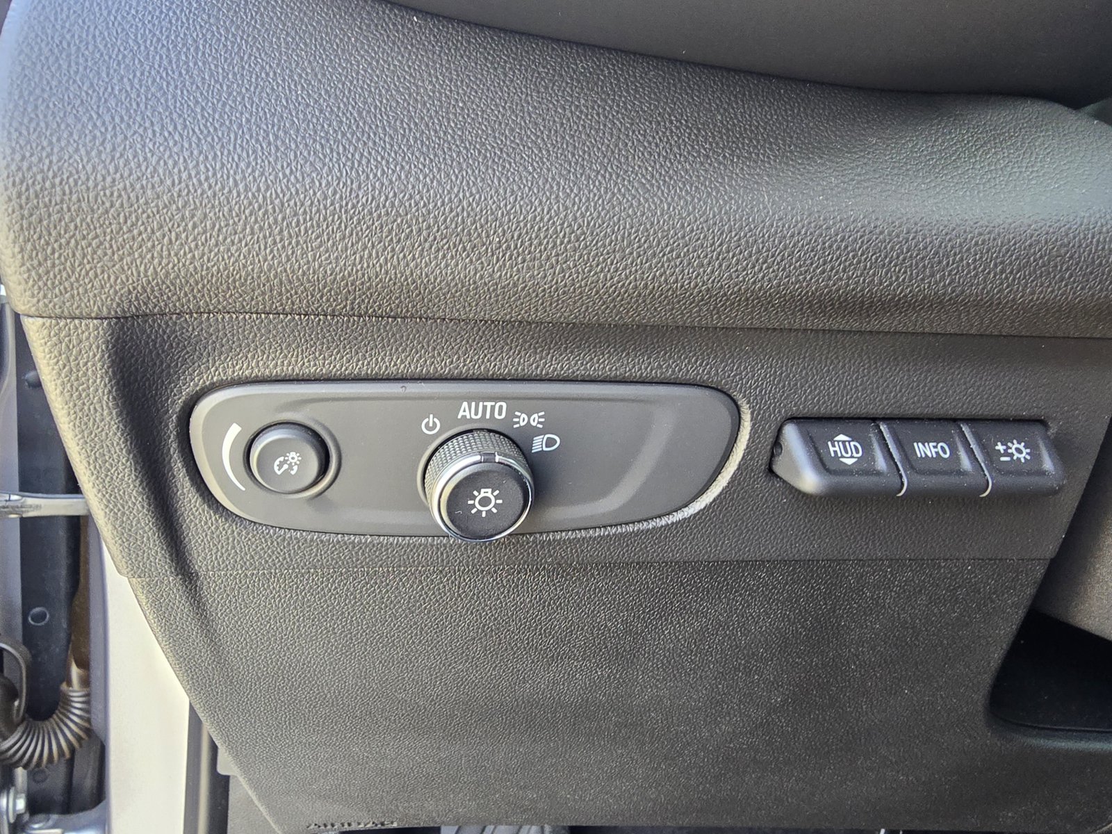 Used 2021 Buick Envision Avenir FWD image 18