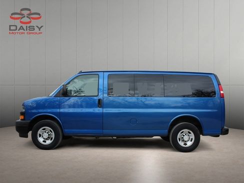 Used 2019 Chevrolet Express 3500 LS image 8
