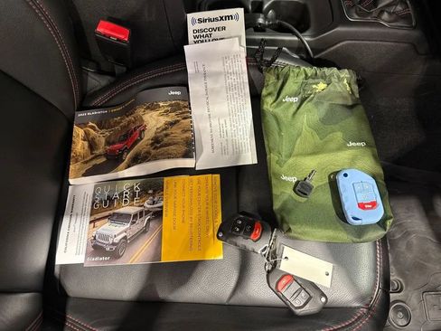 Used 2023 Jeep Gladiator Rubicon w/ Cold Weather Group AWD/4WD image 90