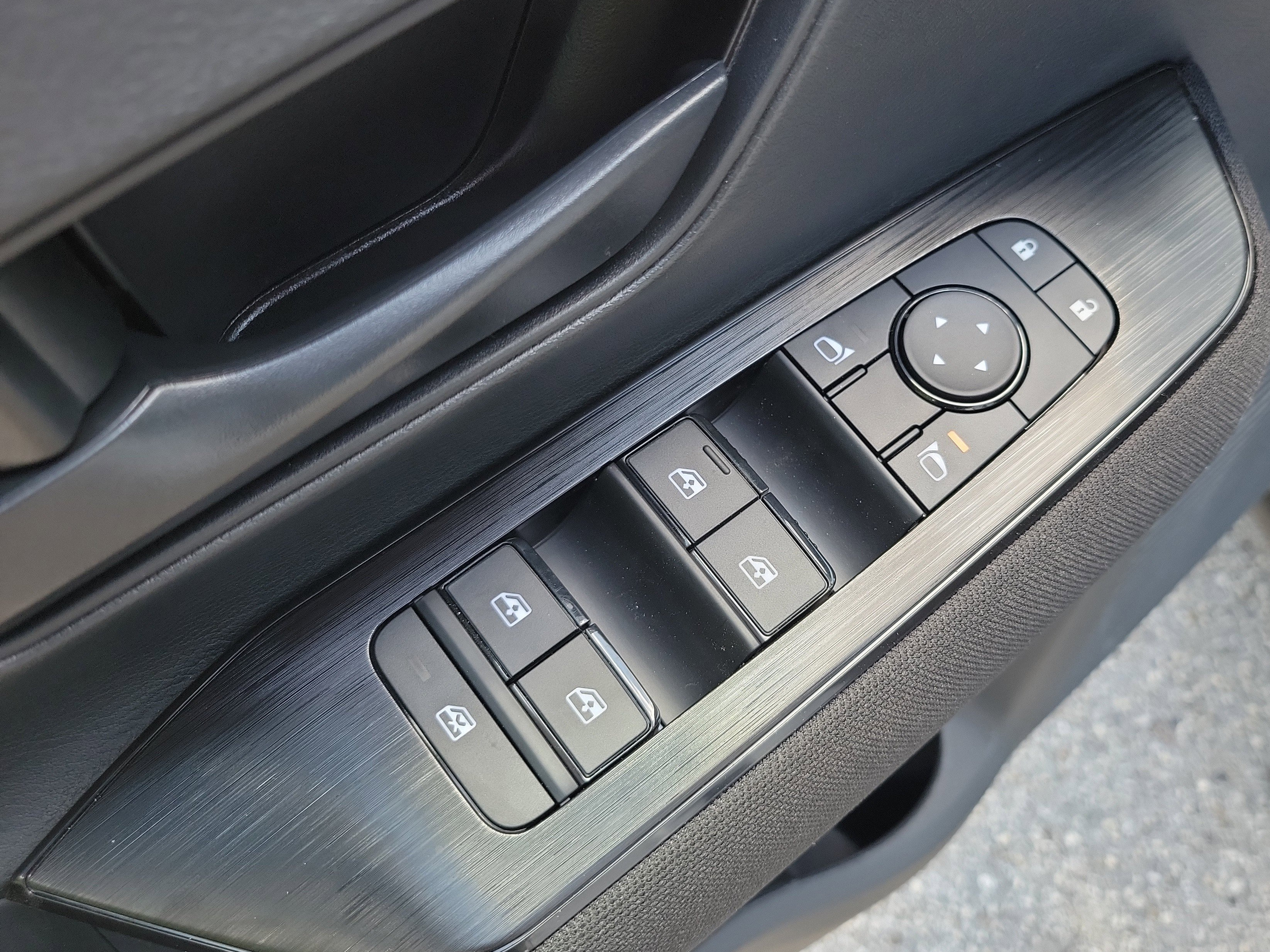 New 2026 Nissan Kicks S w/ Charging Package FWD image 27