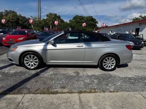 Used 2012 Chrysler 200 Touring FWD image 5