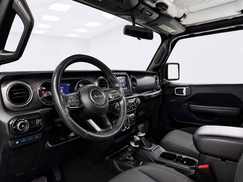 Used 2023 Jeep Wrangler Unlimited w/ Cold Weather Group AWD/4WD image 13