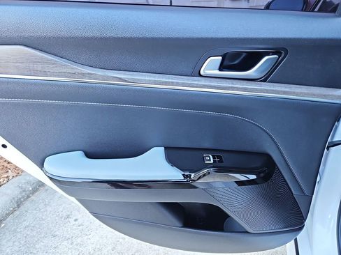 Used 2023 Kia K5 EX image 30