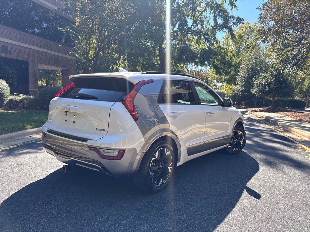 Used 2023 Kia Niro Wave FWD image 3
