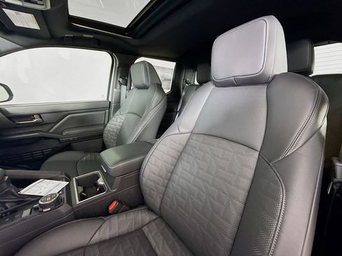 New 2024 Toyota Tacoma TRD Off-Road w/ TRD Off Road Premium Package image 24