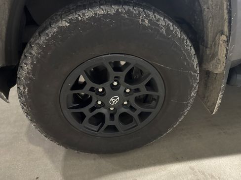 Certified 2021 Toyota Tacoma SR5 image 10