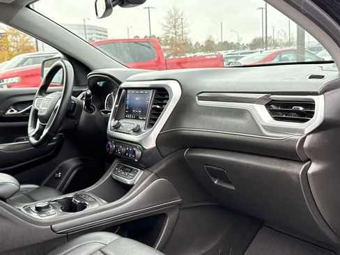 Used 2023 GMC Acadia SLT image 19