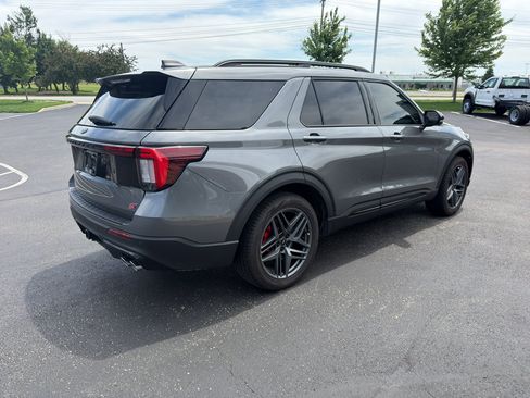 Used 2025 Ford Explorer ST w/ Sun And Sound Package AWD/4WD image 6