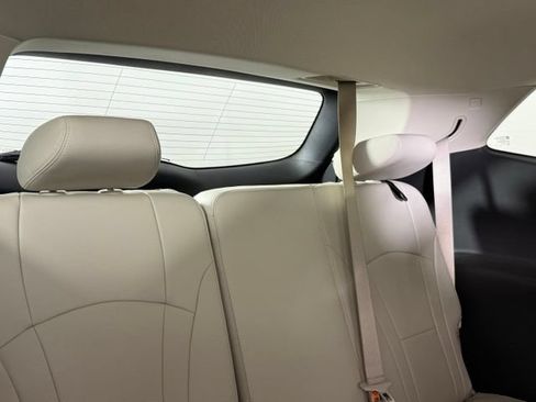 Used 2024 Buick Enclave Essence w/ Technology Package AWD/4WD image 28
