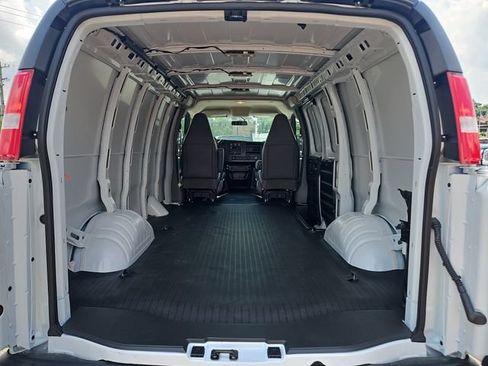 New 2026 GMC Savana 2500 w/ Driver Convenience Package RWD image 8