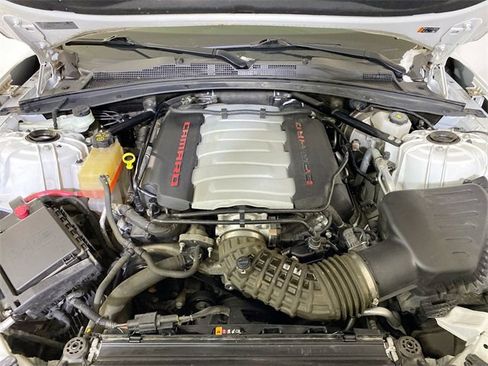Used 2022 Chevrolet Camaro LT w/ RS Package image 16