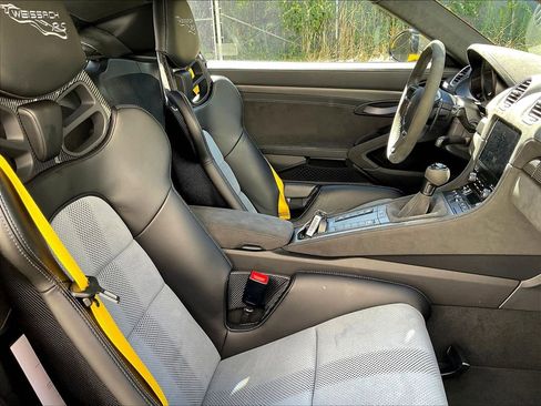 Certified 2025 Porsche 718 Cayman GT4 RS image 12