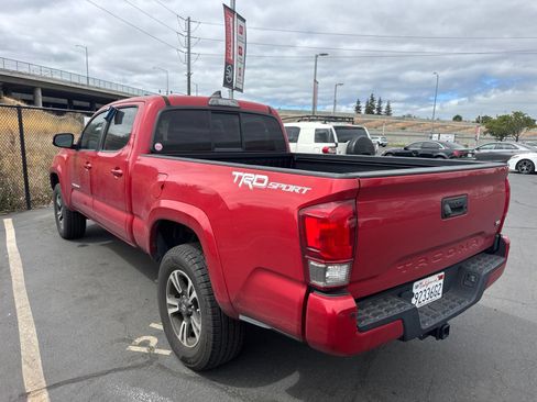Used 2016 Toyota Tacoma TRD Sport RWD image 5