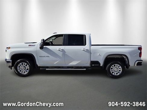 Used 2023 Chevrolet Silverado 2500 LT w/ Convenience Package image 2