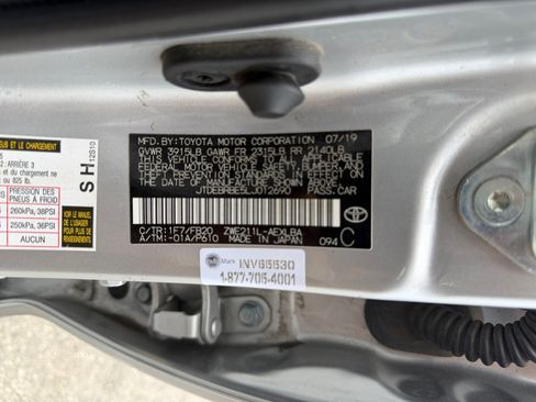 Used 2020 Toyota Corolla LE w/ Carpet Mat Package (TMS) FWD image 24