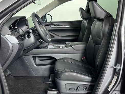 Certified 2025 INFINITI QX60 Pure image 15