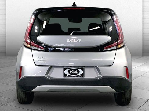 Used 2025 Kia Soul LX image 3