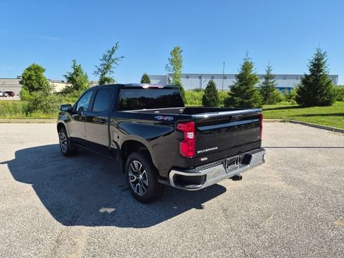Used 2024 Chevrolet Silverado 1500 LT AWD/4WD image 7