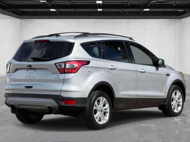 Used 2017 Ford Escape SE AWD/4WD image 5
