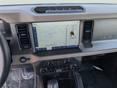 Used 2024 Ford Bronco Wildtrak image 18