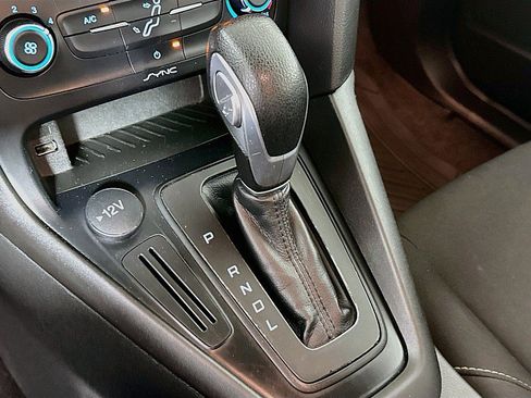 Used 2018 Ford Focus SE FWD image 17