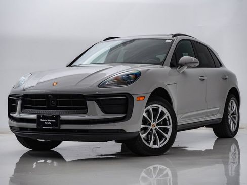 Certified 2024 Porsche Macan AWD/4WD image 1