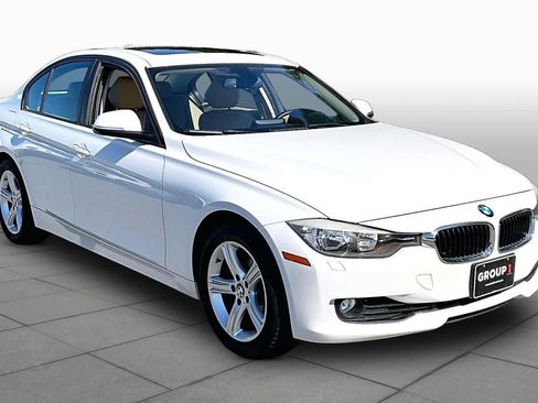 Used 2013 BMW 328i xDrive Sedan AWD/4WD image 3