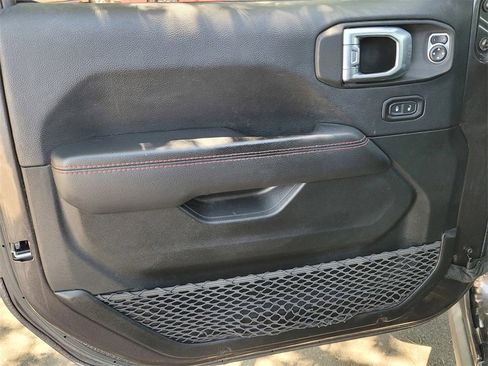 Used 2021 Jeep Wrangler Unlimited Rubicon w/ Cold Weather Group image 15