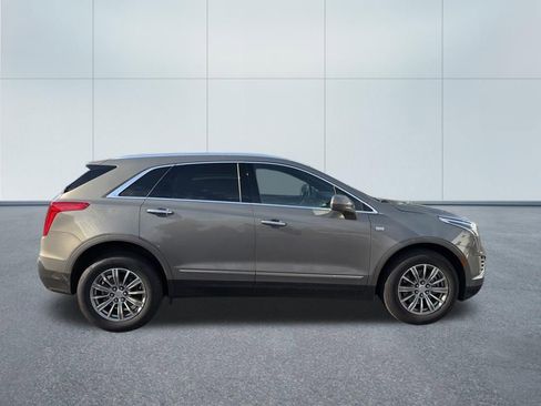 Used 2017 Cadillac XT5 Luxury w/ Driver Awareness Package AWD/4WD image 3