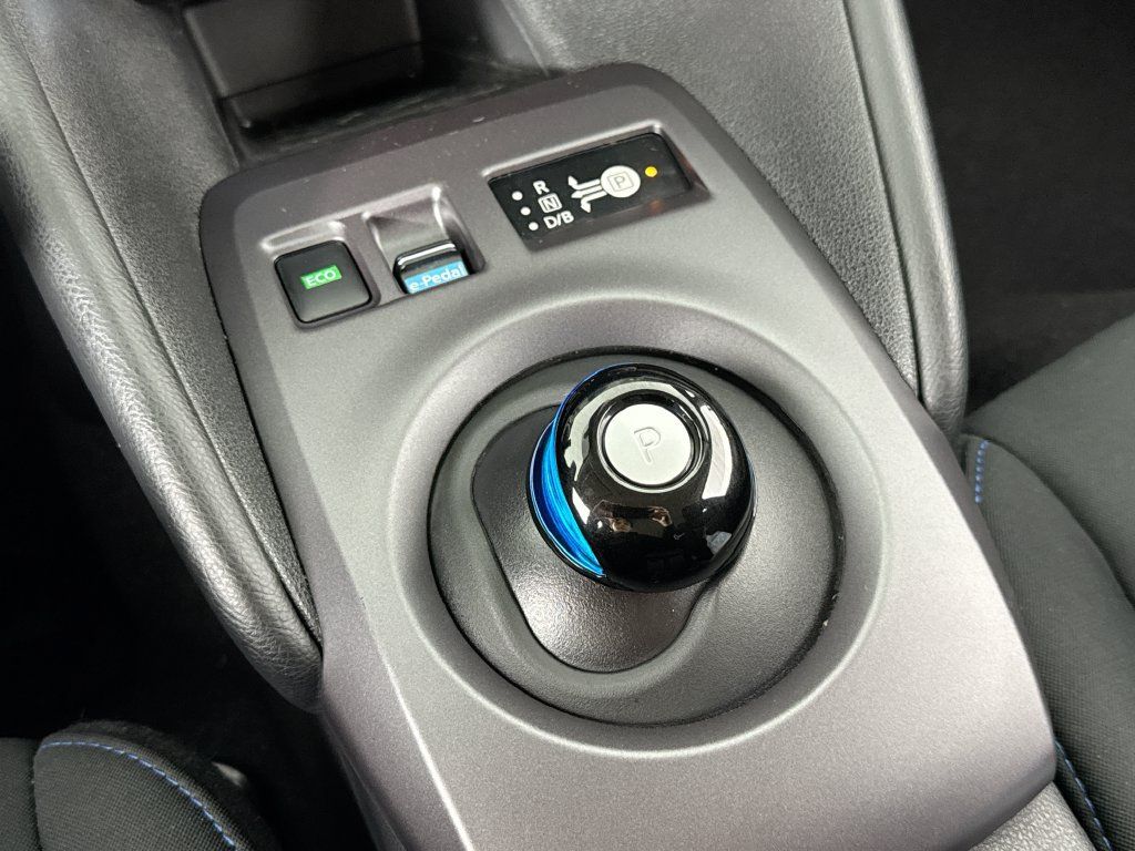 Used 2025 Nissan Leaf S FWD image 23