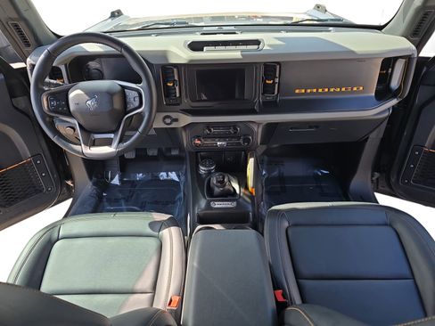 Used 2021 Ford Bronco Badlands image 9