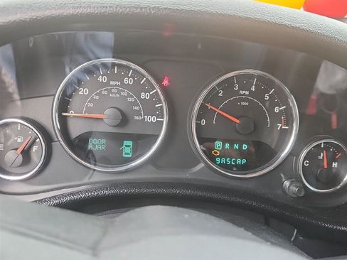 Used 2014 Jeep Wrangler Unlimited Sport w/ Connectivity Group AWD/4WD image 5