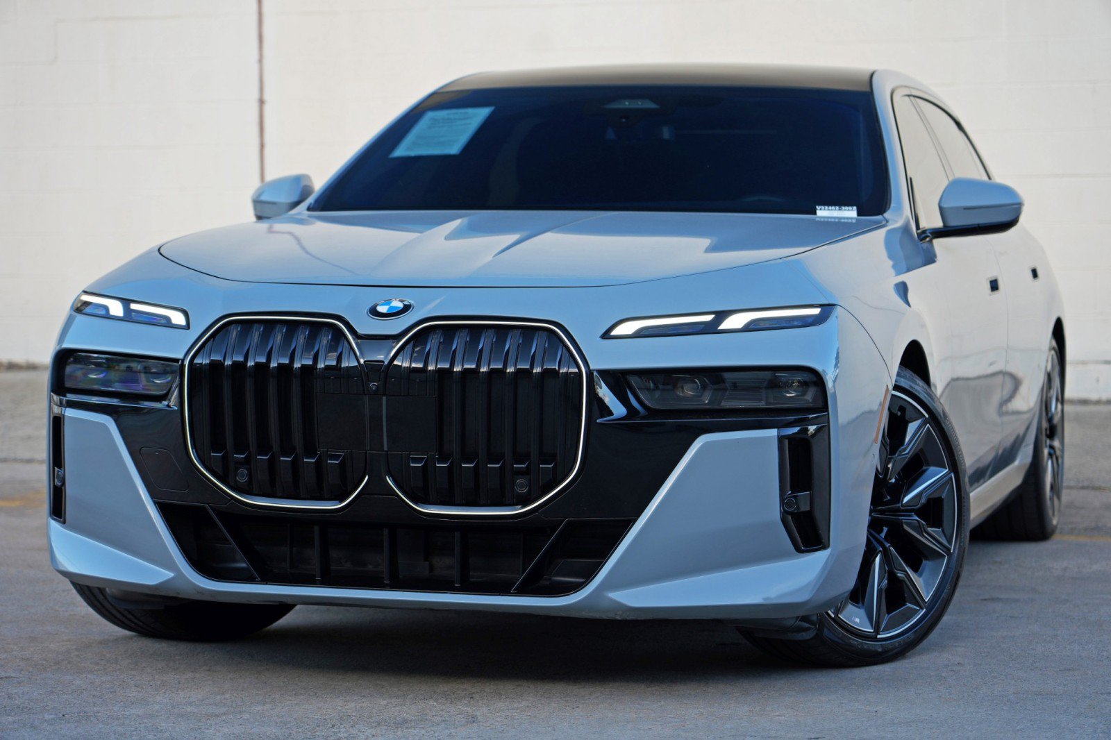Used 2025 BMW 740i RWD image 3