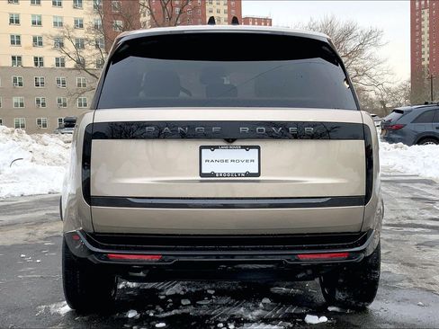 New 2026 Land Rover Range Rover SE image 4
