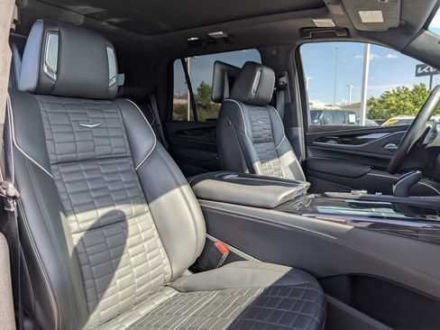 Certified 2024 Cadillac Escalade V w/ LPO, ONYX Package AWD/4WD image 32