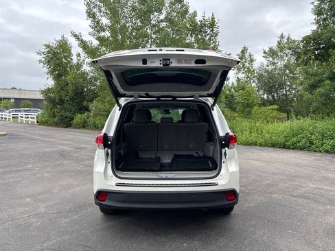 Used 2018 Toyota Highlander Plus AWD/4WD image 13
