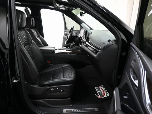 Used 2023 Cadillac Escalade ESV Sport Platinum image 11