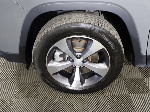 Used 2022 Jeep Cherokee Limited image 18