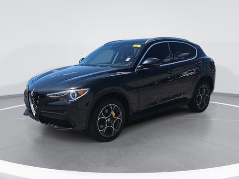 Used 2018 Alfa Romeo Stelvio AWD image 9