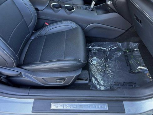 Used 2025 Ford Mustang Premium image 36