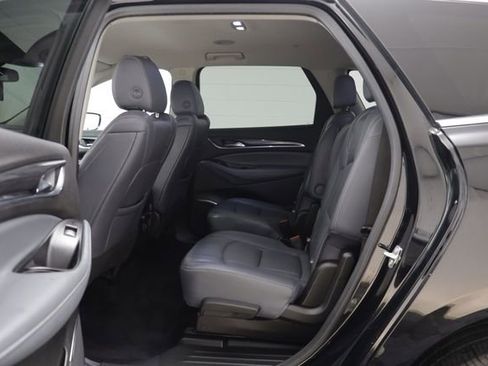 Used 2020 Buick Enclave Essence image 13