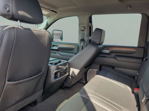 Used 2024 GMC Sierra 3500 Denali AWD/4WD image 23
