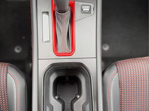 New 2026 Nissan Kicks SR w/ Cold Weather Package FWD image 22