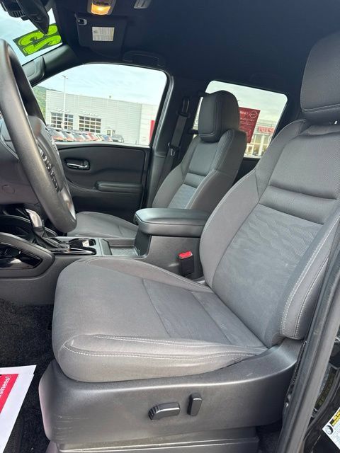 Certified 2023 Nissan Frontier SV w/ Midnight Edition Package AWD/4WD image 10
