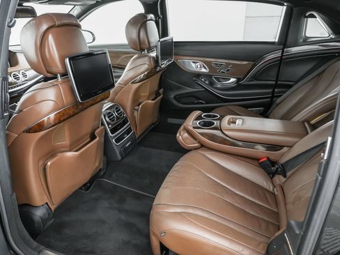 Used 2016 Mercedes-Benz Maybach S 600 image 11