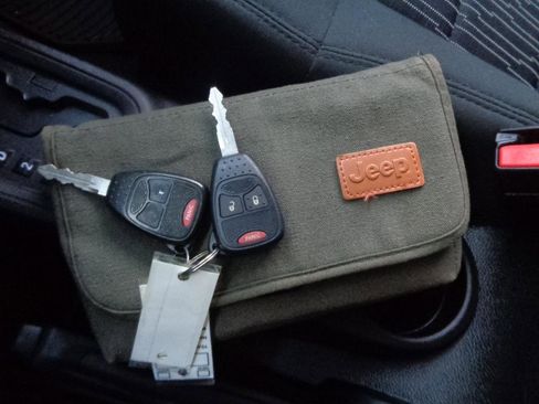 Used 2011 Jeep Wrangler Sport AWD/4WD image 8