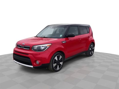 Used 2018 Kia Soul + image 4