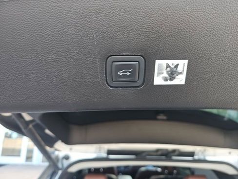 Used 2018 Chevrolet Traverse High Country image 20