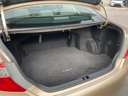 Used 2012 Toyota Camry LE image 27