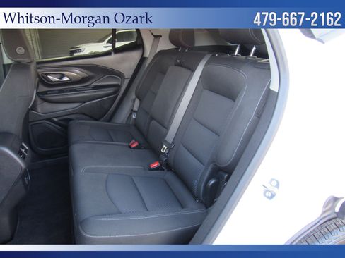 Used 2024 GMC Terrain SLE image 23